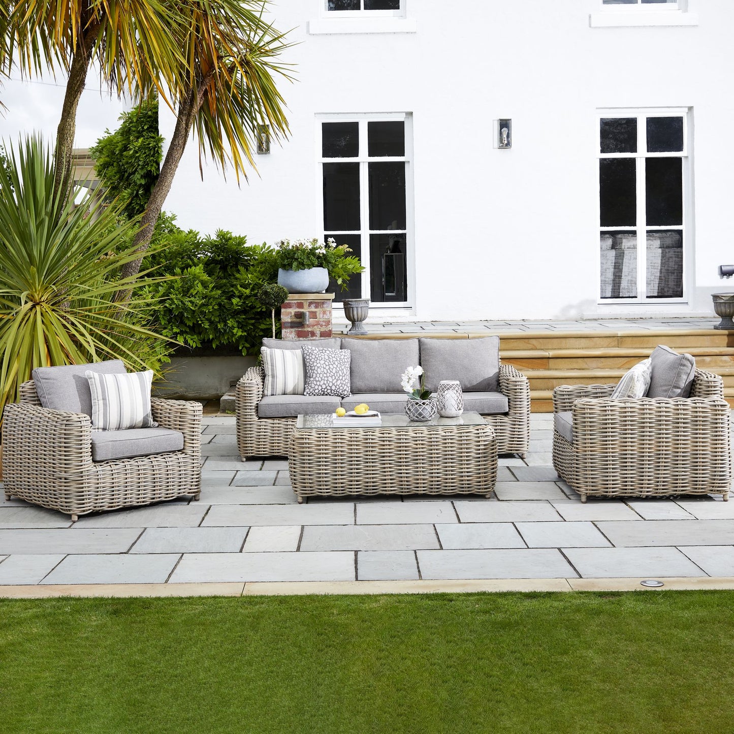 Amalfi Collection Outdoor Five Seater Set - Luxe Home Comforts
