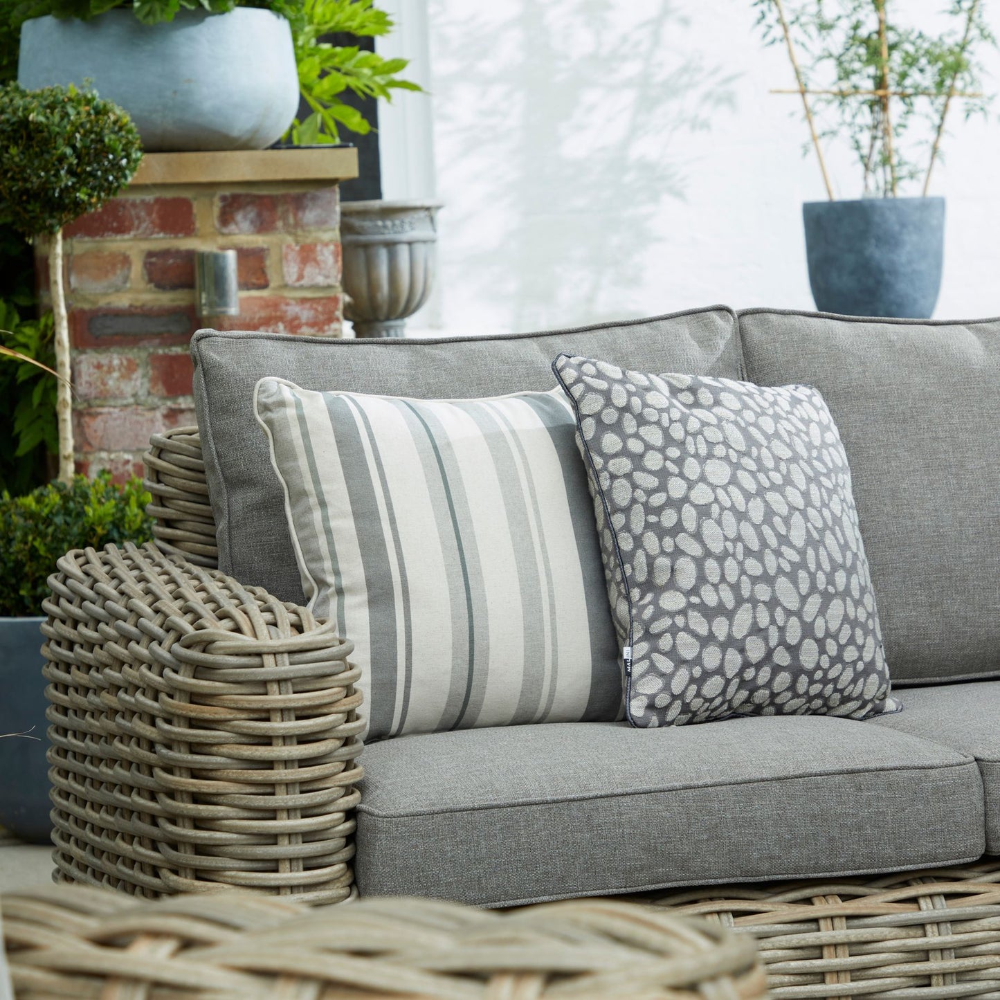 Amalfi Collection Outdoor Five Seater Set - Luxe Home Comforts
