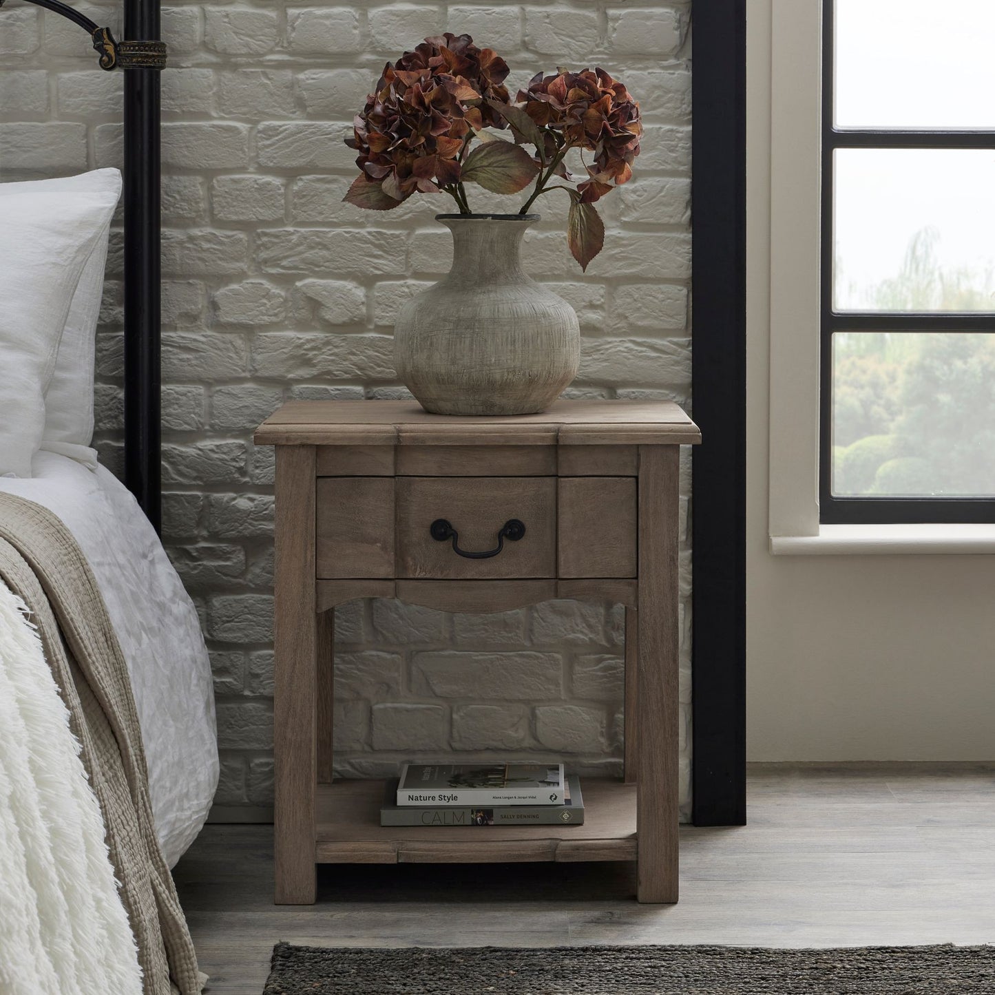 Bloomville Squat Stone Vase - Luxe Home Comforts