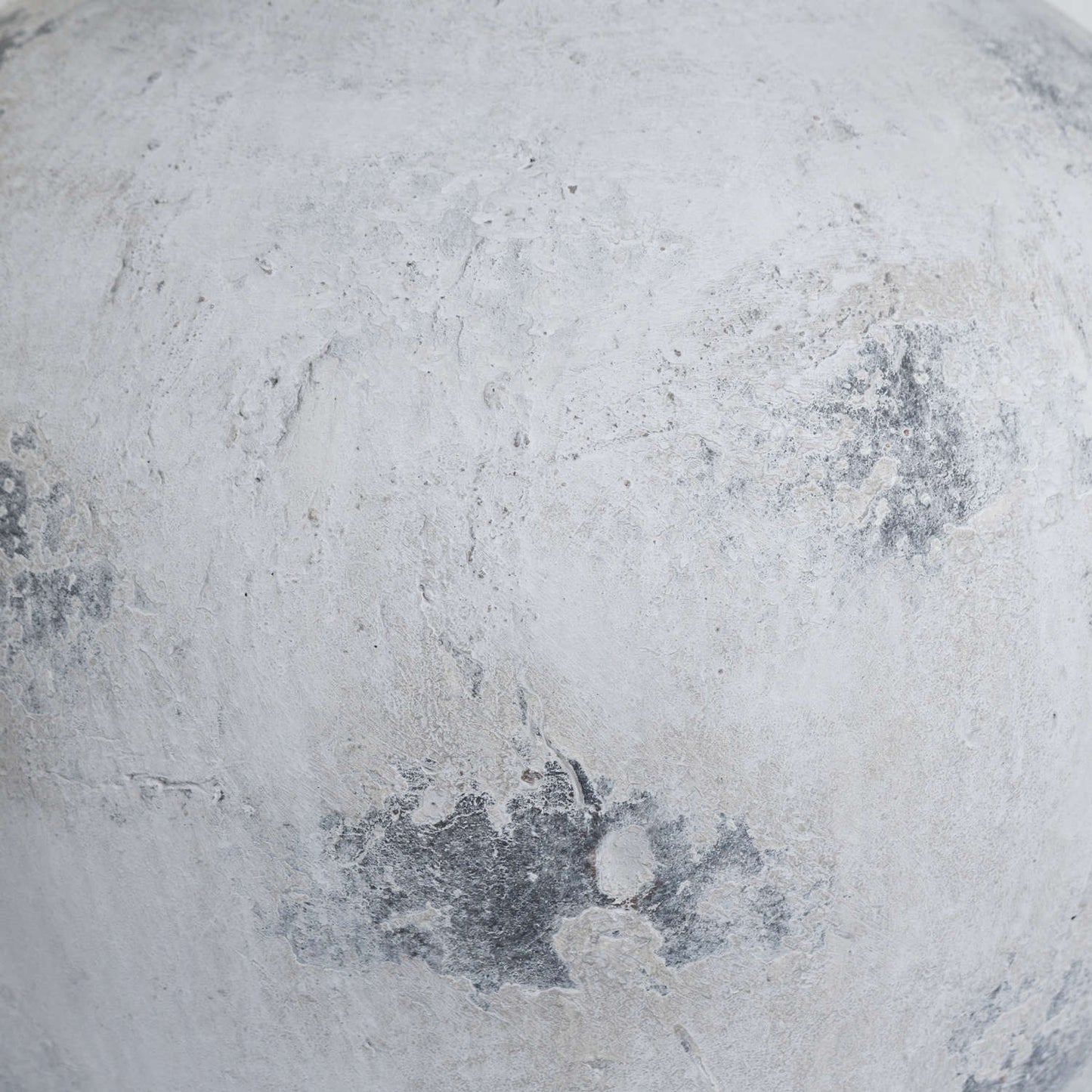 Downton Large Antique White Vase - Luxe Home Comforts