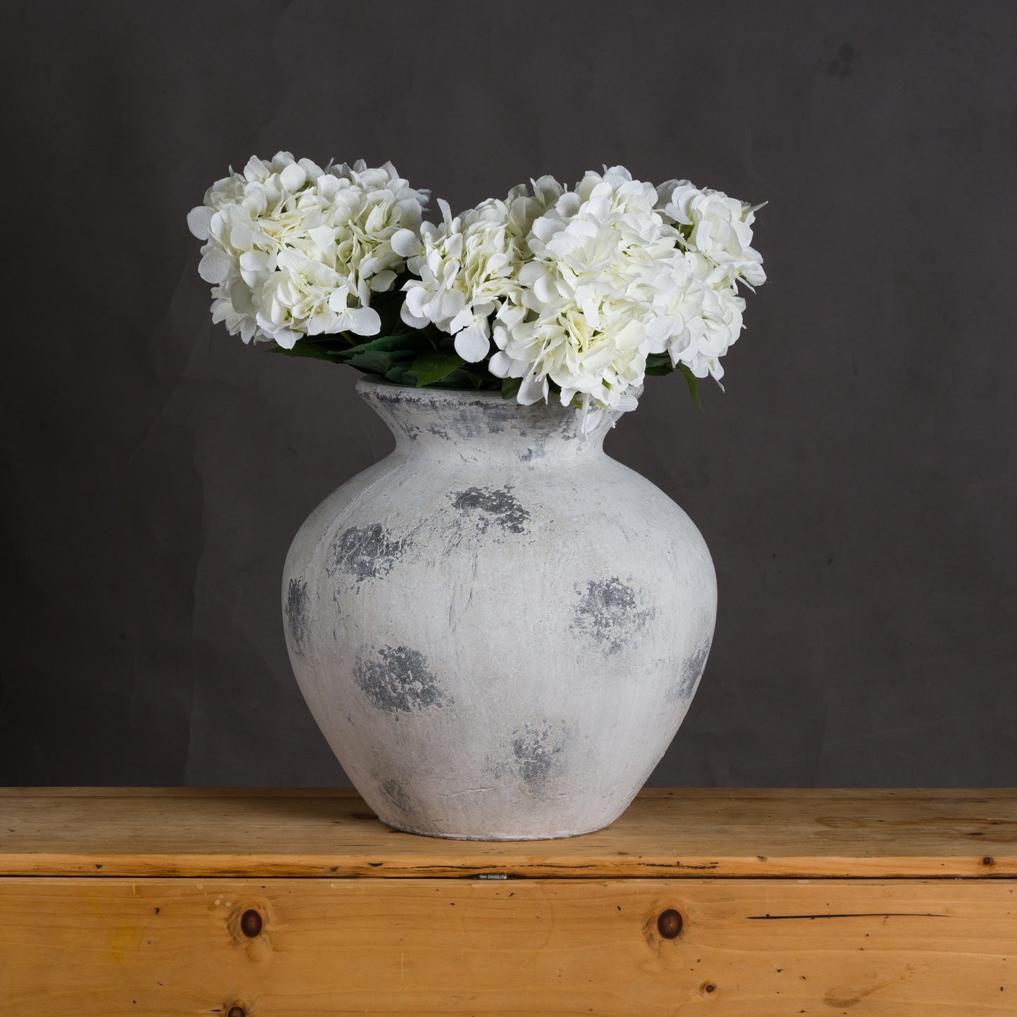 Downton Large Antique White Vase - Luxe Home Comforts