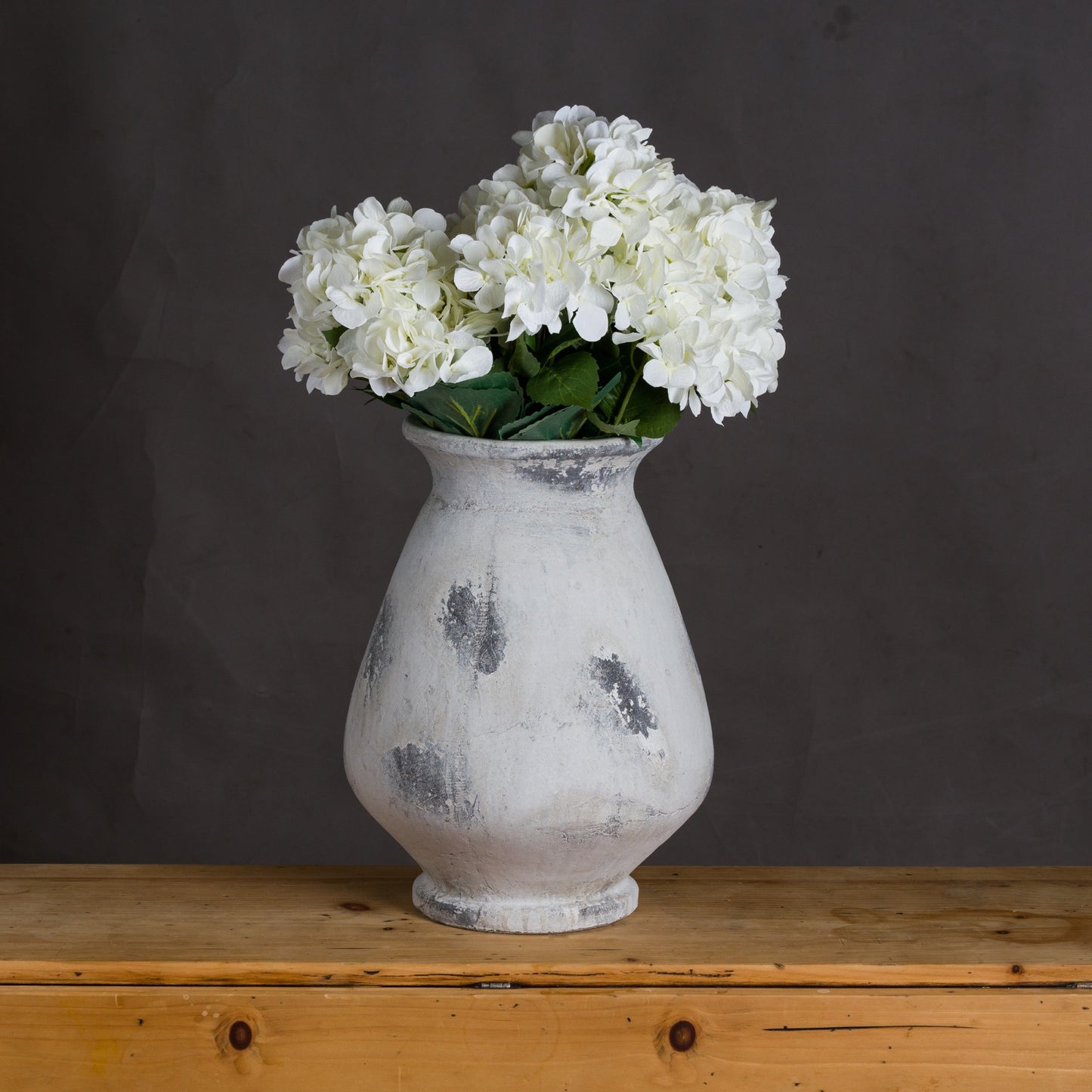 Naxos Large Antique White Vase - Luxe Home Comforts