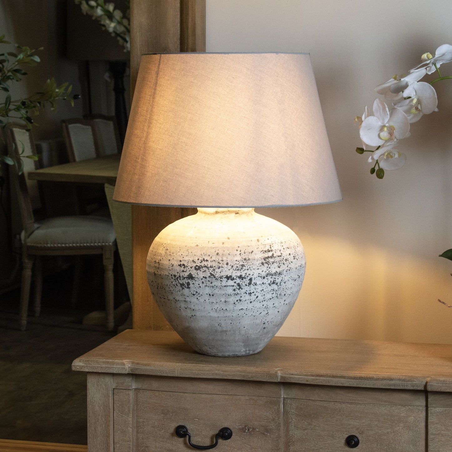Regola Large Stone Ceramic Lamp - Luxe Home Comforts