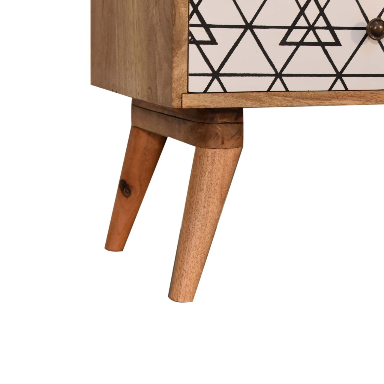 Triangle Printed Media Unit - Luxe Home Comforts
