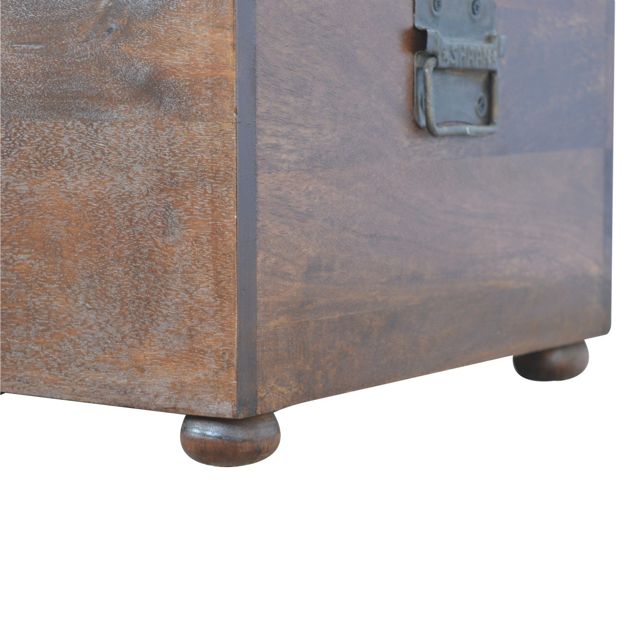 White Linen Storage Trunk - Luxe Home Comforts