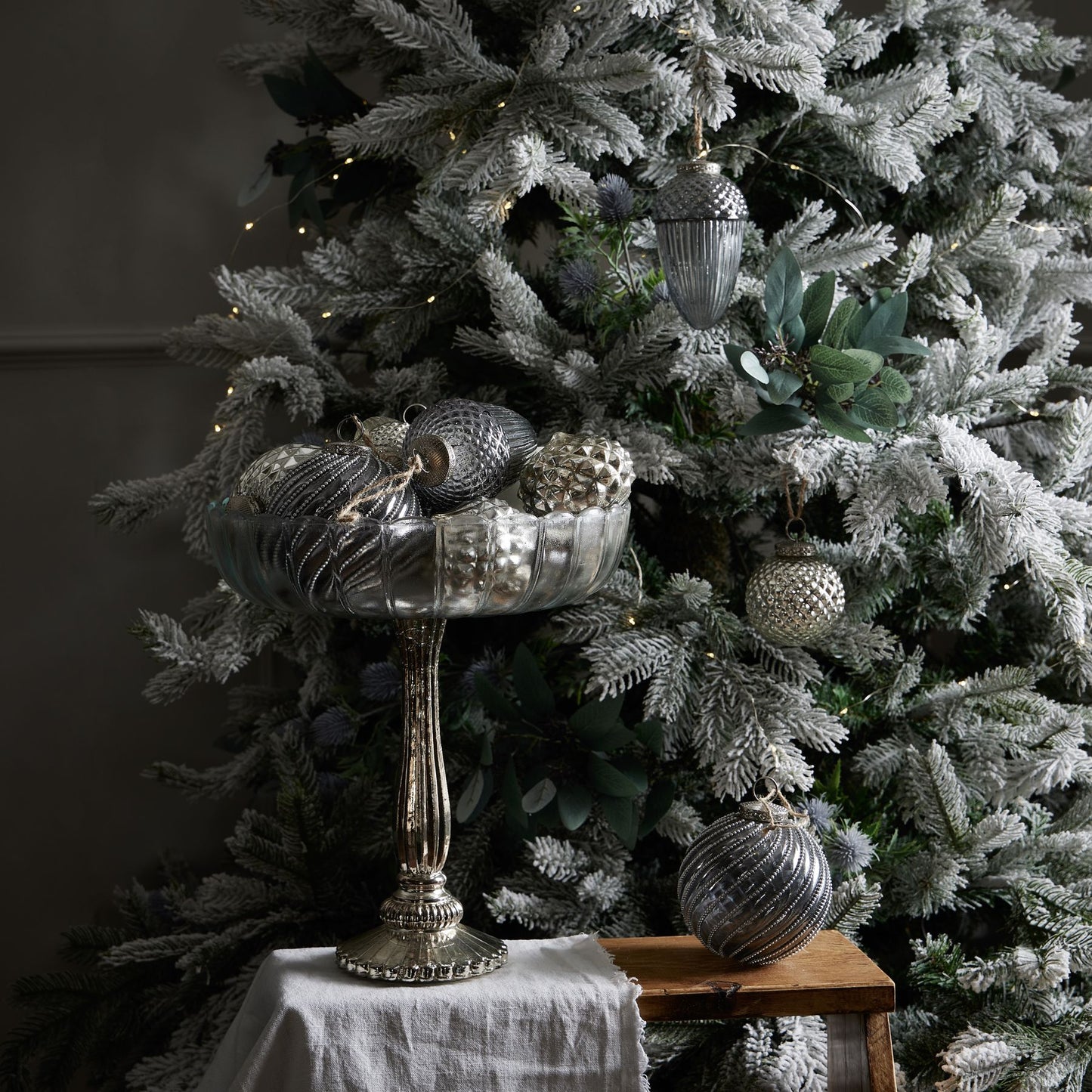 Large Fluted Glass Display Bowl - Luxe Home Comforts