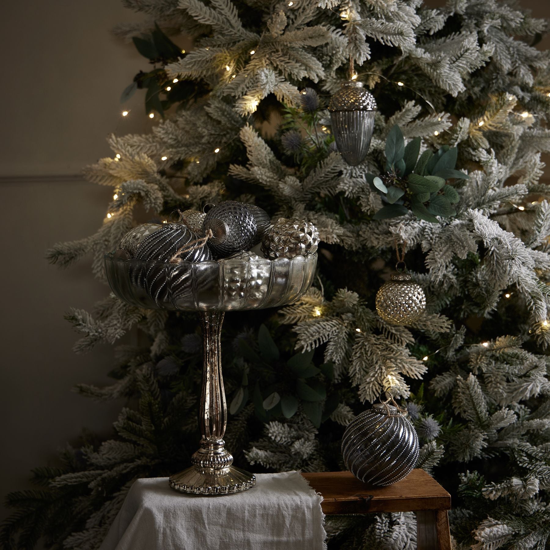 Large Fluted Glass Display Bowl - Luxe Home Comforts