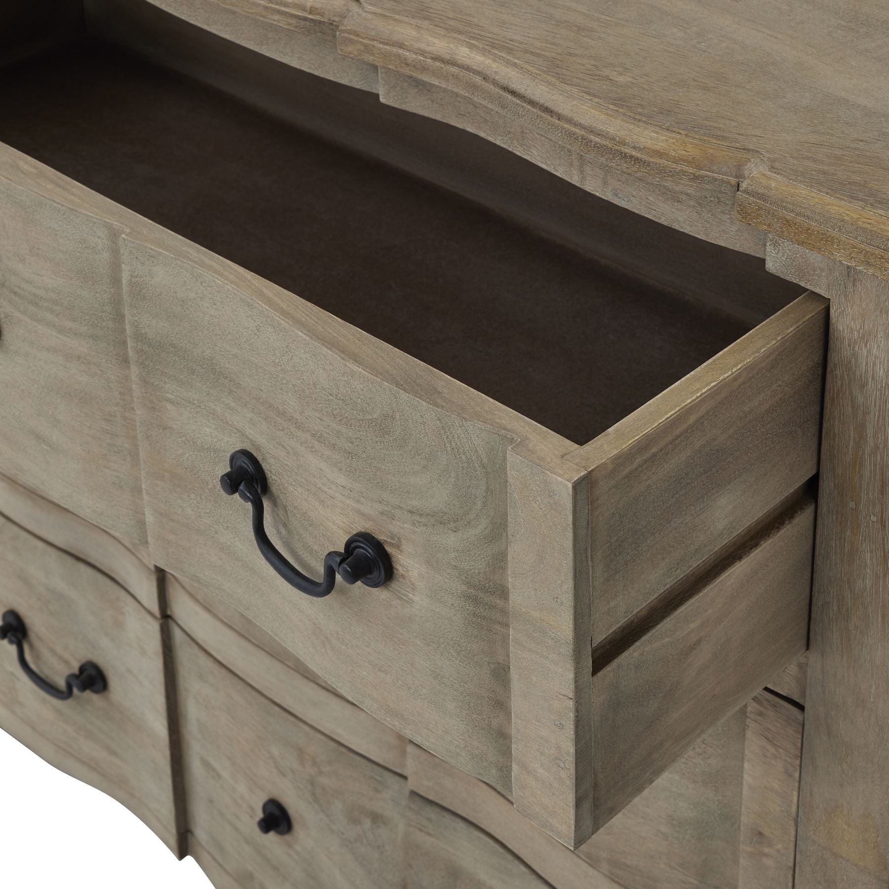 Copgrove Collection 6 Drawer Chest - Luxe Home Comforts