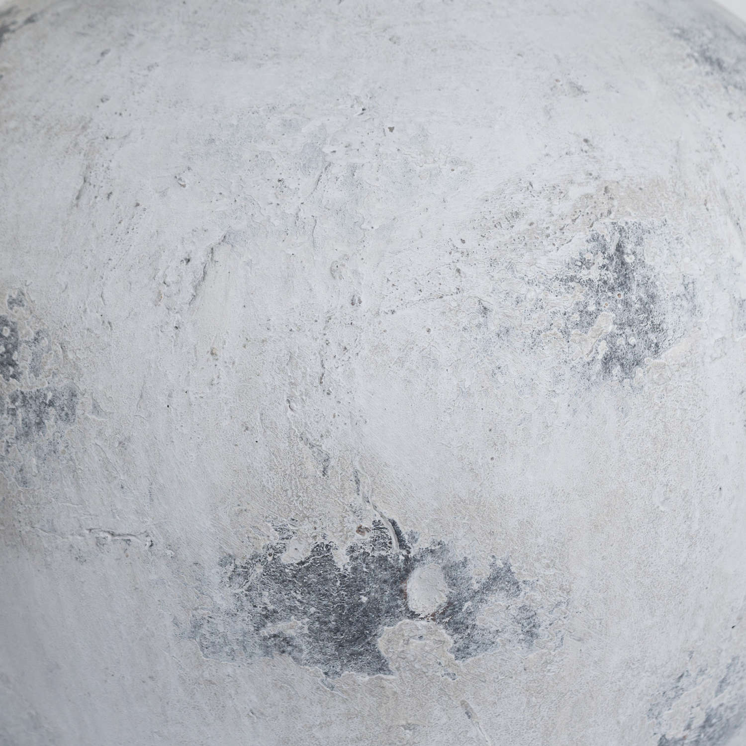 Downton Large Antique White Vase - Luxe Home Comforts