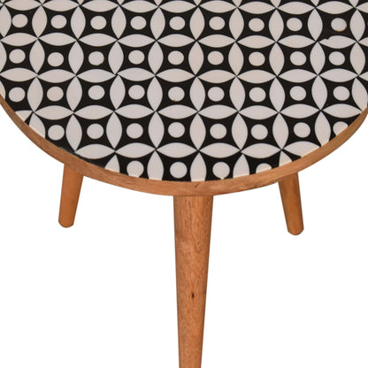 Diamond Print End Table - Luxe Home Comforts